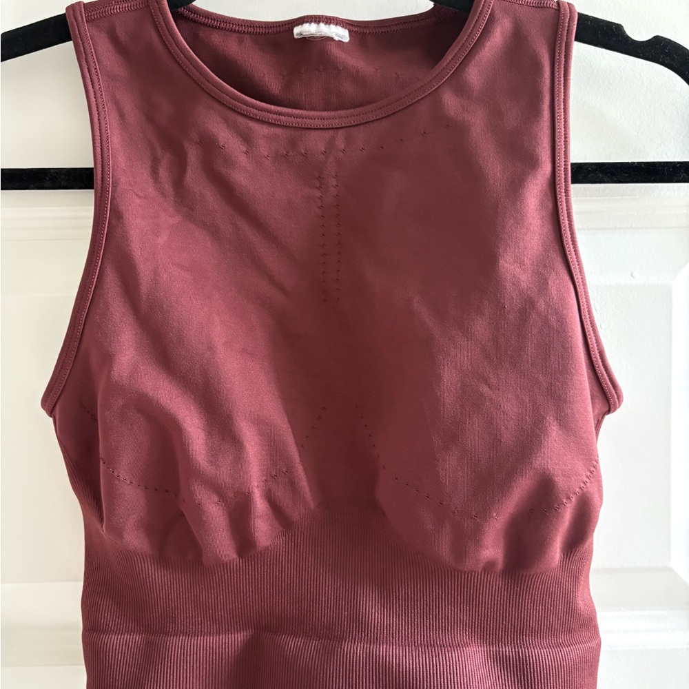 Gymshark Sports Bra Fitted Tank Crop Top Size M